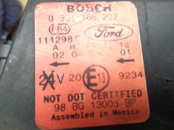 PHARE DROIT FORD COUGAR - Vue 3